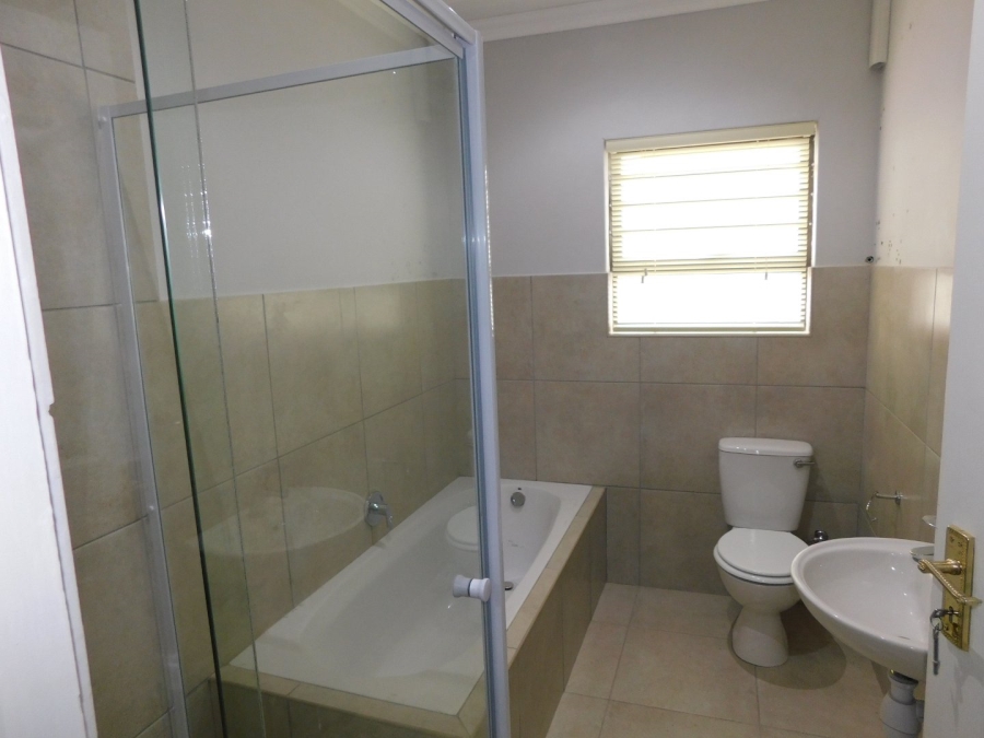 To Let 3 Bedroom Property for Rent in Gustrouw Western Cape